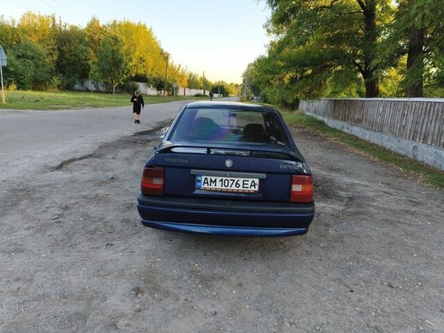 Синій Опель Вектра, об'ємом двигуна 1.4 л та пробігом 394 тис. км за 600 $, фото 3 на Automoto.ua