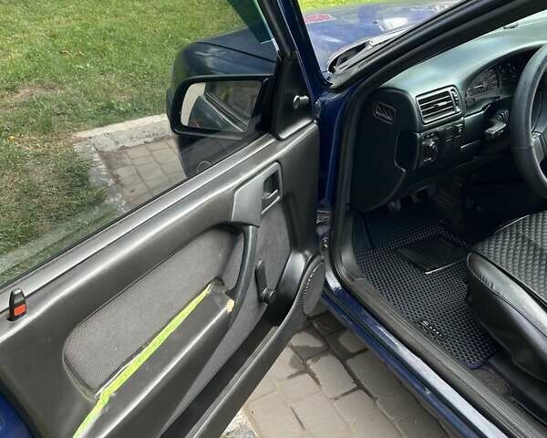 Синій Опель Вектра, об'ємом двигуна 1.8 л та пробігом 368 тис. км за 2700 $, фото 11 на Automoto.ua