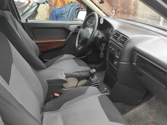 Синій Опель Вектра, об'ємом двигуна 1.6 л та пробігом 270 тис. км за 1700 $, фото 3 на Automoto.ua