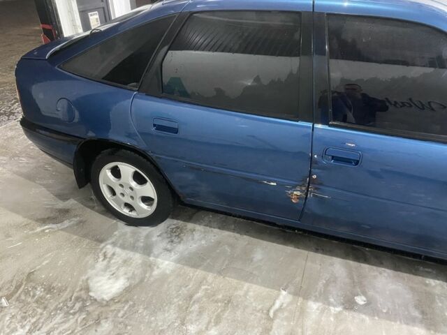 Синий Опель Вектра, объемом двигателя 2 л и пробегом 290 тыс. км за 1000 $, фото 5 на Automoto.ua