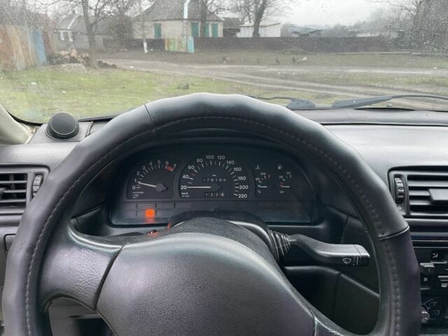 Синій Опель Вектра, об'ємом двигуна 1.8 л та пробігом 300 тис. км за 1200 $, фото 8 на Automoto.ua