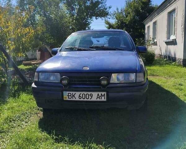 Синій Опель Вектра, об'ємом двигуна 1.6 л та пробігом 268 тис. км за 1500 $, фото 7 на Automoto.ua