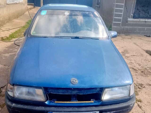 Синий Опель Вектра, объемом двигателя 2 л и пробегом 0 тыс. км за 550 $, фото 3 на Automoto.ua