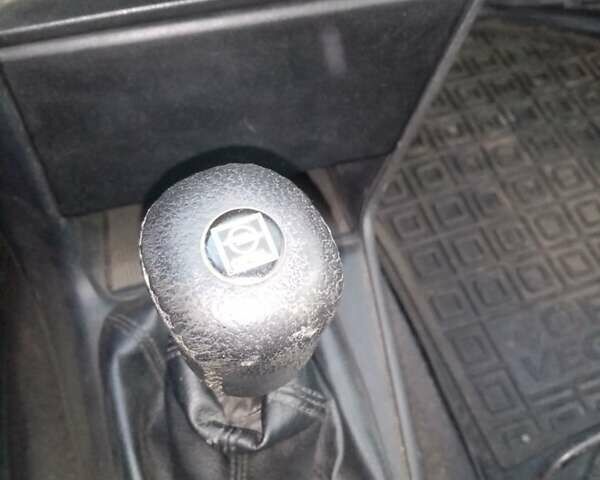 Синий Опель Вектра, объемом двигателя 1.6 л и пробегом 270 тыс. км за 1100 $, фото 2 на Automoto.ua