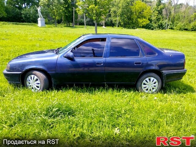 Синий Опель Вектра, объемом двигателя 1.8 л и пробегом 320 тыс. км за 1350 $, фото 2 на Automoto.ua