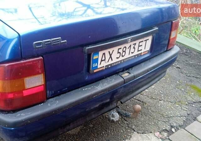 Синий Опель Вектра, объемом двигателя 1.6 л и пробегом 270 тыс. км за 1100 $, фото 7 на Automoto.ua