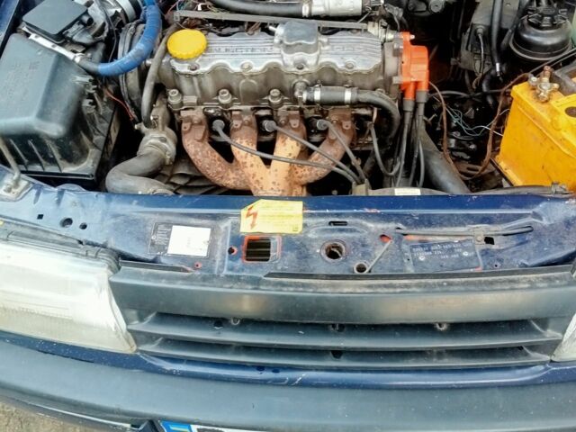 Синий Опель Вектра, объемом двигателя 2 л и пробегом 57 тыс. км за 800 $, фото 5 на Automoto.ua