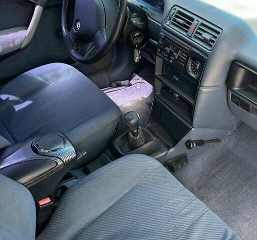 Опель Вектра 1992 в Николаеве на Automoto.ua Синий Опель Вектра, объемом двигателя 1.6 л и пробегом 265 тыс. км за 1650 $, фото 8 на Automoto.ua