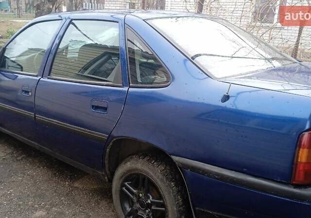 Синий Опель Вектра, объемом двигателя 1.6 л и пробегом 270 тыс. км за 1100 $, фото 8 на Automoto.ua