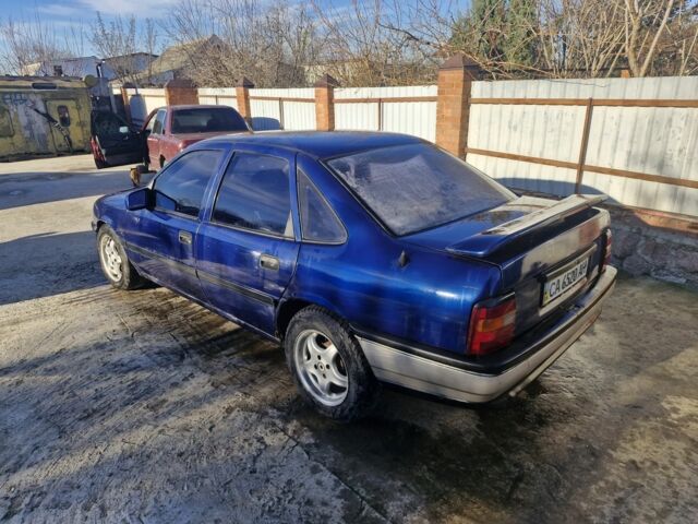 Синій Опель Вектра, об'ємом двигуна 2 л та пробігом 321 тис. км за 799 $, фото 1 на Automoto.ua