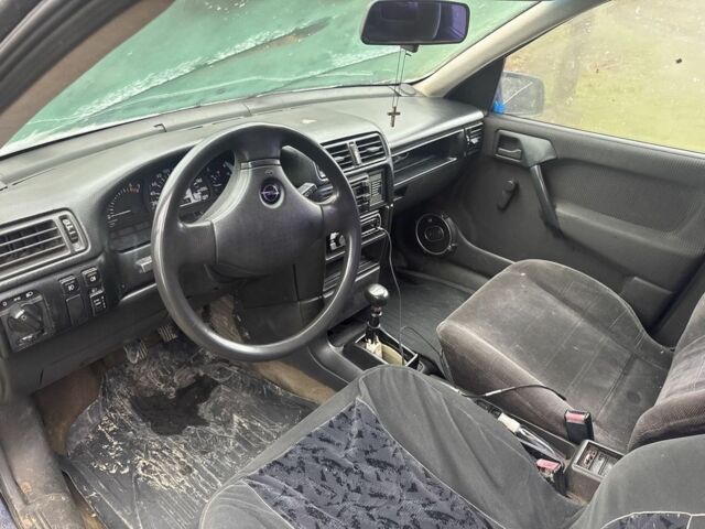 Синий Опель Вектра, объемом двигателя 2 л и пробегом 300 тыс. км за 1074 $, фото 4 на Automoto.ua