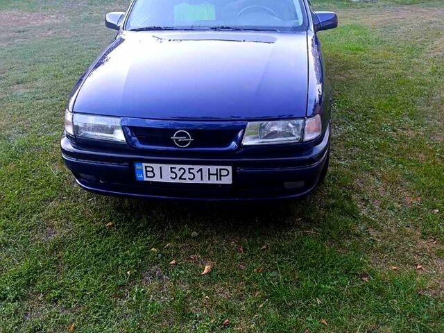 Синий Опель Вектра, объемом двигателя 1.8 л и пробегом 170 тыс. км за 1800 $, фото 1 на Automoto.ua