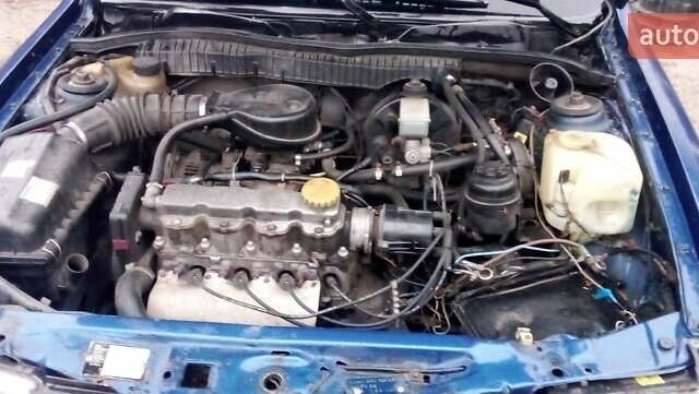 Синий Опель Вектра, объемом двигателя 1.6 л и пробегом 489 тыс. км за 1700 $, фото 1 на Automoto.ua