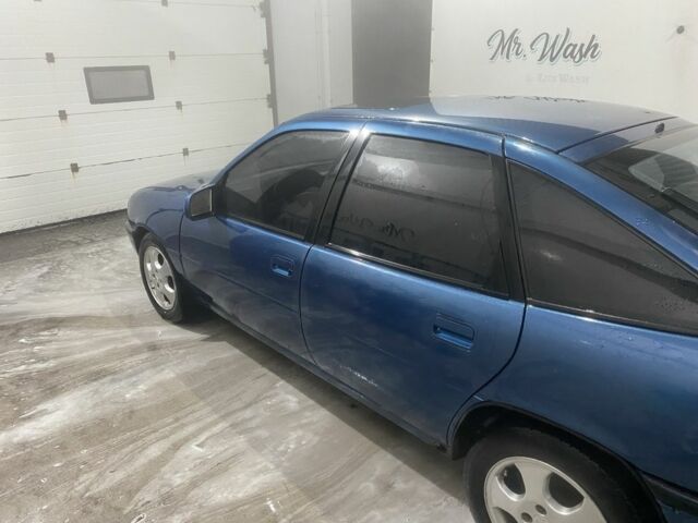 Синий Опель Вектра, объемом двигателя 2 л и пробегом 290 тыс. км за 1000 $, фото 1 на Automoto.ua