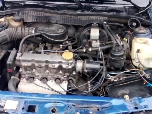 Синій Опель Вектра, об'ємом двигуна 1.6 л та пробігом 489 тис. км за 1700 $, фото 2 на Automoto.ua