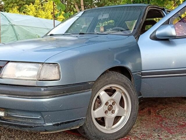 Синий Опель Вектра, объемом двигателя 2 л и пробегом 377 тыс. км за 1150 $, фото 1 на Automoto.ua