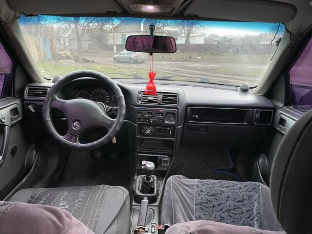 Синій Опель Вектра, об'ємом двигуна 1.8 л та пробігом 300 тис. км за 1200 $, фото 10 на Automoto.ua