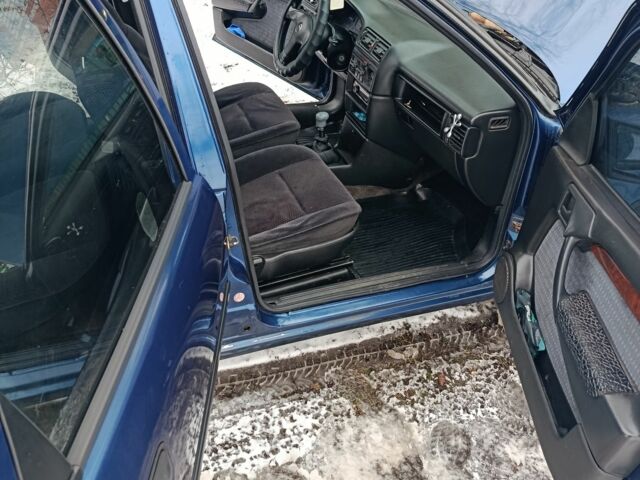 Синій Опель Вектра, об'ємом двигуна 2 л та пробігом 322 тис. км за 2500 $, фото 4 на Automoto.ua