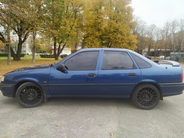 Синій Опель Вектра, об'ємом двигуна 2 л та пробігом 320 тис. км за 2100 $, фото 8 на Automoto.ua