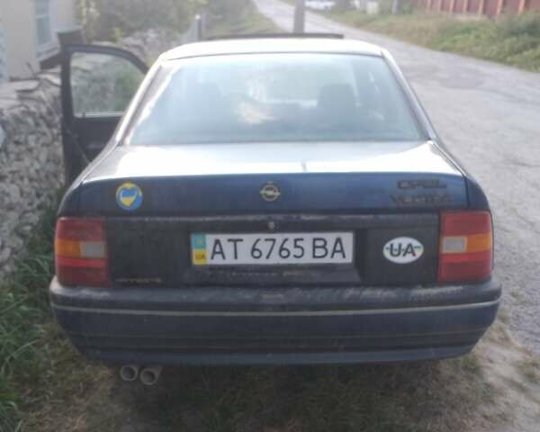 Синий Опель Вектра, объемом двигателя 1.8 л и пробегом 205 тыс. км за 650 $, фото 6 на Automoto.ua