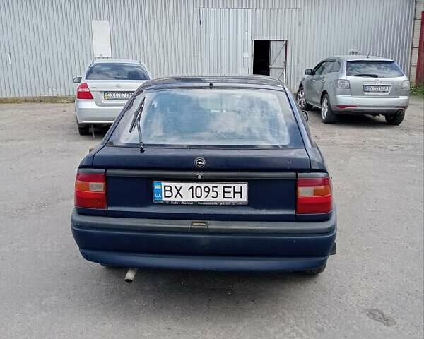 Синий Опель Вектра, объемом двигателя 1.6 л и пробегом 400 тыс. км за 1350 $, фото 7 на Automoto.ua