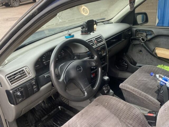 Синій Опель Вектра, об'ємом двигуна 2 л та пробігом 3 тис. км за 1350 $, фото 17 на Automoto.ua