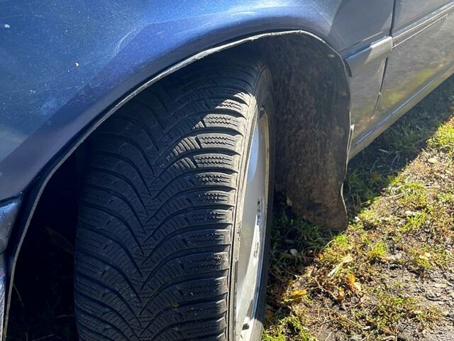 Синий Опель Вектра, объемом двигателя 1.8 л и пробегом 380 тыс. км за 1900 $, фото 6 на Automoto.ua