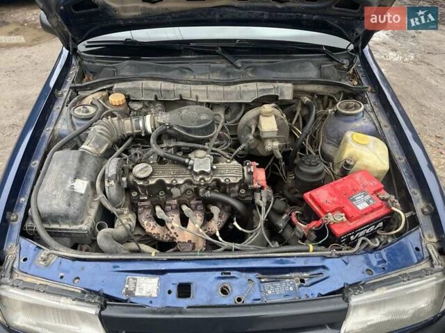 Синій Опель Вектра, об'ємом двигуна 1.8 л та пробігом 355 тис. км за 1150 $, фото 4 на Automoto.ua
