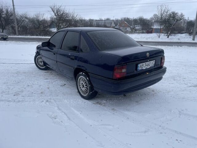 Синий Опель Вектра, объемом двигателя 1.6 л и пробегом 350 тыс. км за 1400 $, фото 4 на Automoto.ua