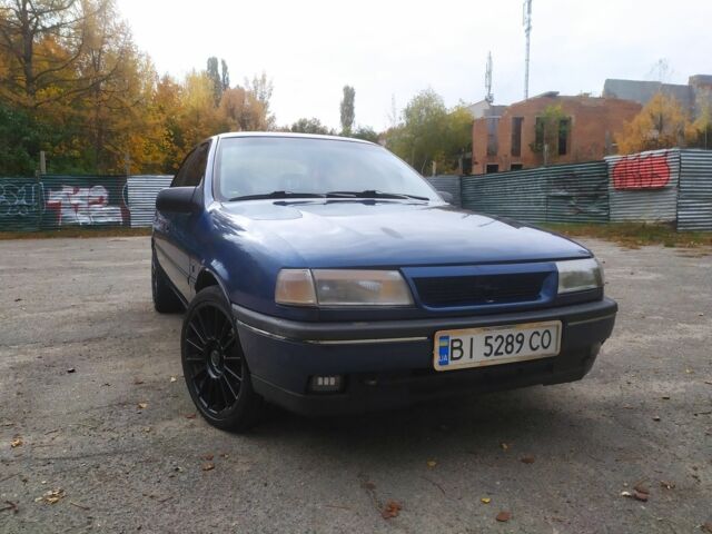 Синій Опель Вектра, об'ємом двигуна 2 л та пробігом 320 тис. км за 2100 $, фото 4 на Automoto.ua