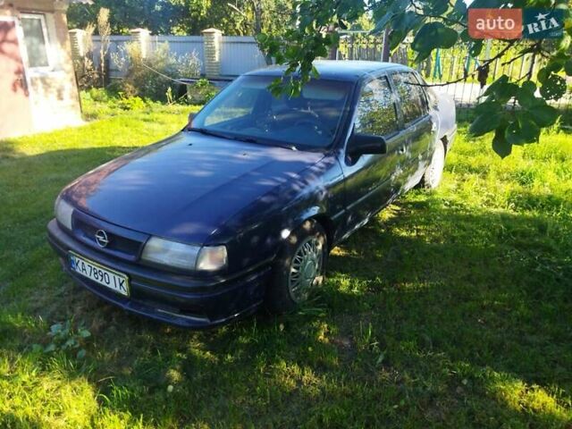 Синій Опель Вектра, об'ємом двигуна 2 л та пробігом 343 тис. км за 2000 $, фото 6 на Automoto.ua