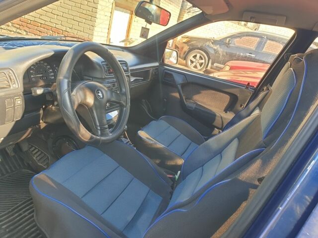 Синий Опель Вектра, объемом двигателя 2 л и пробегом 350 тыс. км за 1099 $, фото 5 на Automoto.ua