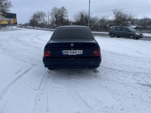 Синий Опель Вектра, объемом двигателя 1.6 л и пробегом 350 тыс. км за 1400 $, фото 3 на Automoto.ua
