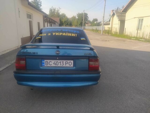 Синий Опель Вектра, объемом двигателя 0 л и пробегом 300 тыс. км за 1800 $, фото 5 на Automoto.ua