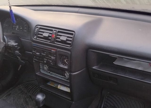 Синій Опель Вектра, об'ємом двигуна 1.6 л та пробігом 312 тис. км за 609 $, фото 4 на Automoto.ua