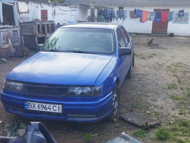 Синий Опель Вектра, объемом двигателя 1.8 л и пробегом 250 тыс. км за 800 $, фото 1 на Automoto.ua