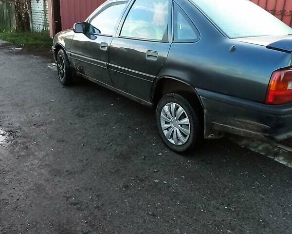 Синий Опель Вектра, объемом двигателя 1.8 л и пробегом 360 тыс. км за 1800 $, фото 2 на Automoto.ua