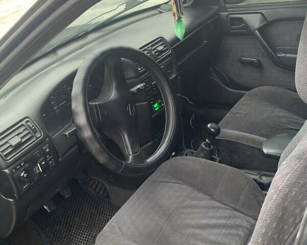 Синій Опель Вектра, об'ємом двигуна 1.8 л та пробігом 400 тис. км за 1300 $, фото 9 на Automoto.ua