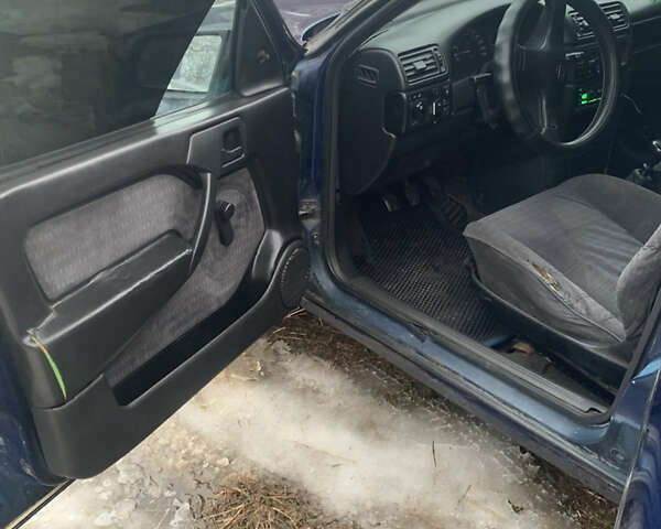 Синій Опель Вектра, об'ємом двигуна 1.8 л та пробігом 400 тис. км за 1300 $, фото 8 на Automoto.ua