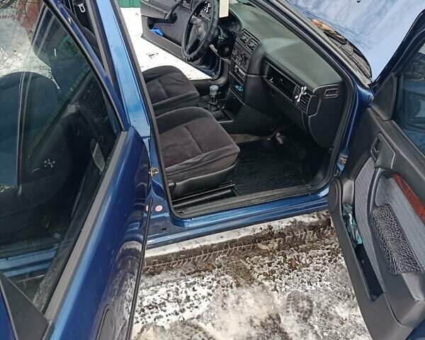 Синий Опель Вектра, объемом двигателя 2 л и пробегом 323 тыс. км за 2550 $, фото 7 на Automoto.ua