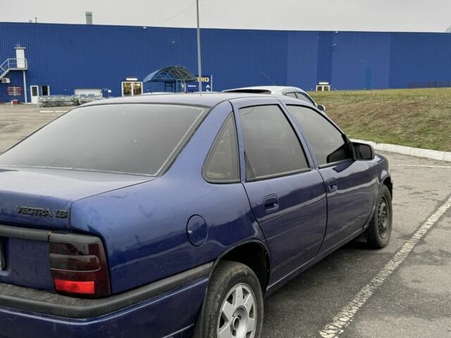 Синий Опель Вектра, объемом двигателя 1.8 л и пробегом 100 тыс. км за 1900 $, фото 3 на Automoto.ua