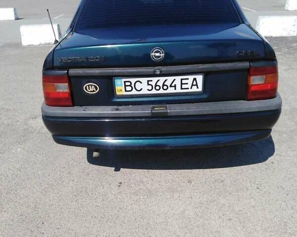 Синий Опель Вектра, объемом двигателя 2 л и пробегом 350 тыс. км за 1600 $, фото 1 на Automoto.ua