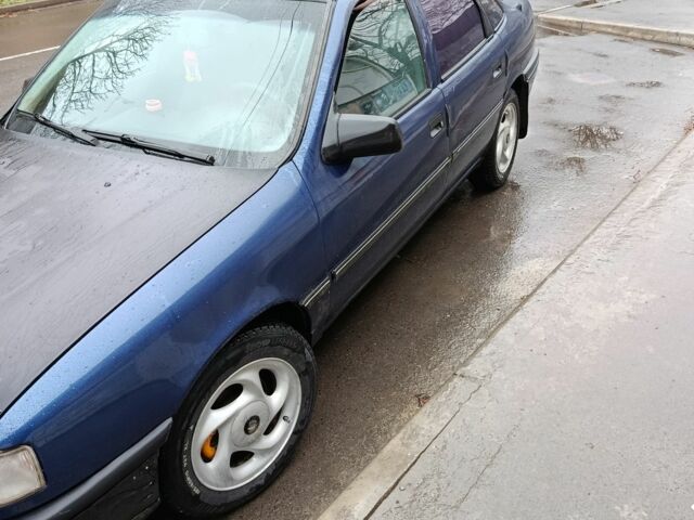 Синий Опель Вектра, объемом двигателя 2 л и пробегом 450 тыс. км за 1700 $, фото 1 на Automoto.ua