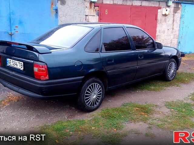 Синій Опель Вектра, об'ємом двигуна 1.8 л та пробігом 150 тис. км за 1350 $, фото 1 на Automoto.ua