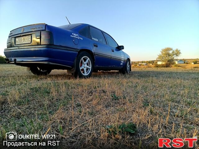 Синій Опель Вектра, об'ємом двигуна 1.7 л та пробігом 400 тис. км за 1300 $, фото 2 на Automoto.ua