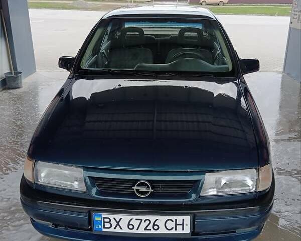 Синий Опель Вектра, объемом двигателя 2 л и пробегом 265 тыс. км за 1500 $, фото 4 на Automoto.ua