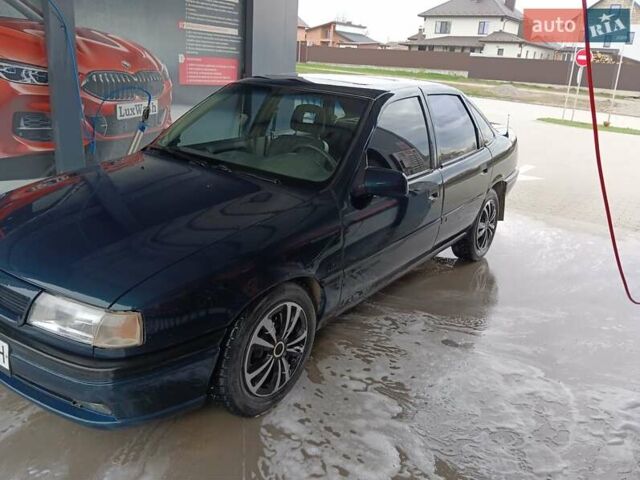 Синий Опель Вектра, объемом двигателя 2 л и пробегом 265 тыс. км за 1500 $, фото 3 на Automoto.ua