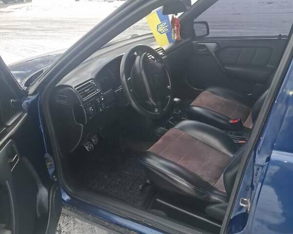 Синий Опель Вектра, объемом двигателя 2 л и пробегом 420 тыс. км за 1750 $, фото 3 на Automoto.ua