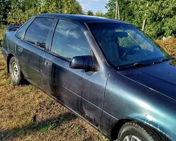 Синий Опель Вектра, объемом двигателя 1.8 л и пробегом 812 тыс. км за 900 $, фото 1 на Automoto.ua