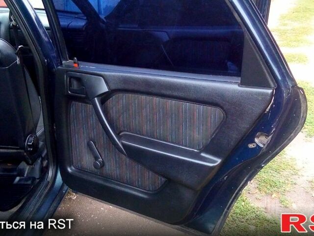 Синій Опель Вектра, об'ємом двигуна 1.8 л та пробігом 150 тис. км за 1350 $, фото 2 на Automoto.ua